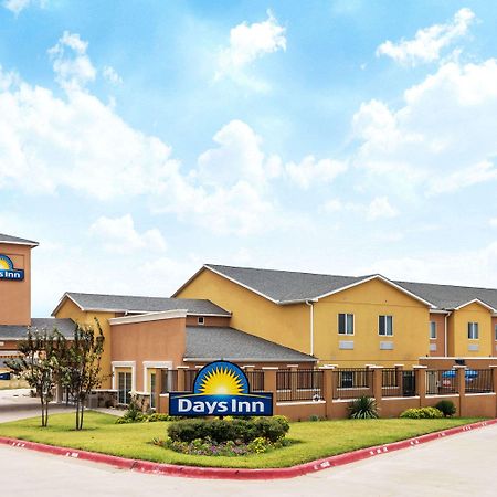 Days Inn By Wyndham Rockdale Texas Exterior photo